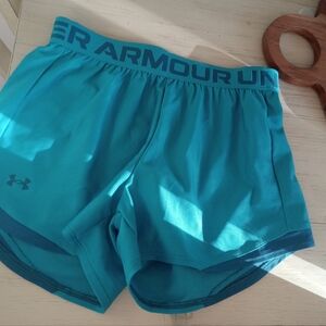2 under Armour shorts